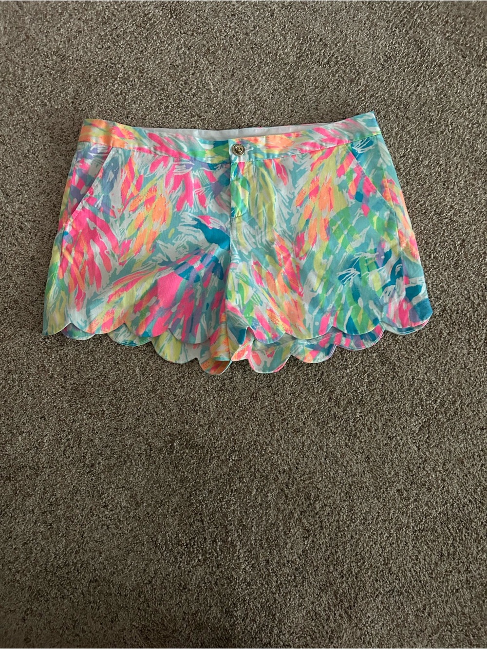 NWT Lilly Pulitzer Scallop Hem Printed Shorts